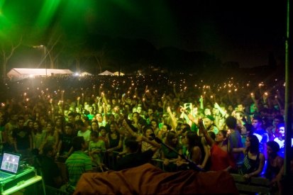 304688_2384947628241_1387264868_2821517_1029180391_n